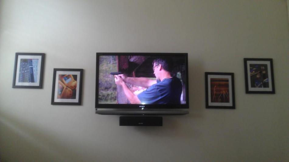 Vernon Aldershoff as Henri Miller in the opening scene.