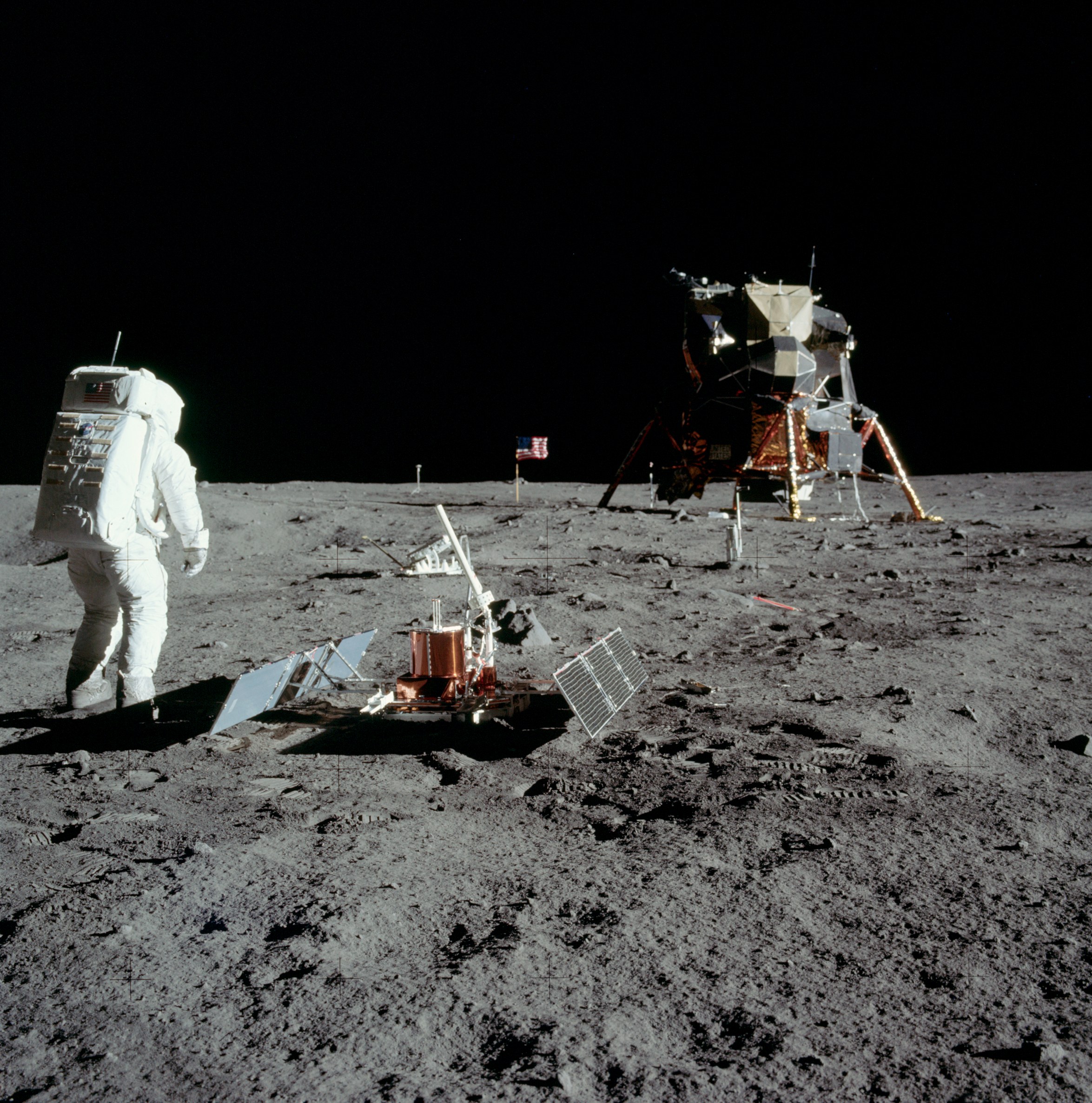 Aldrin_with_experiment